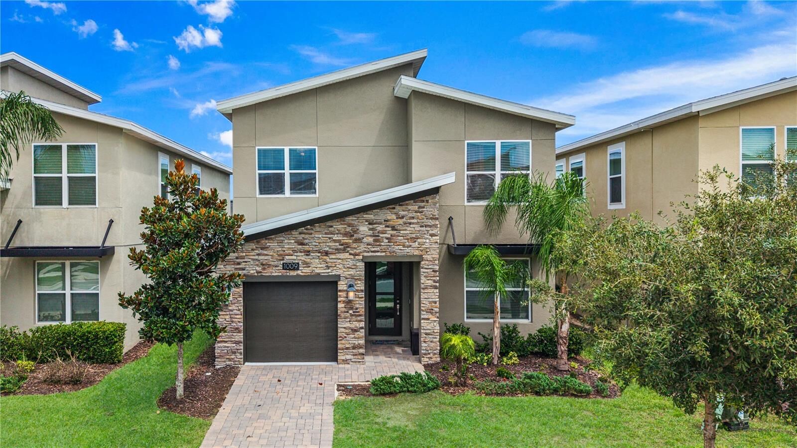Property Photo:  1009 Leader  FL 33896 