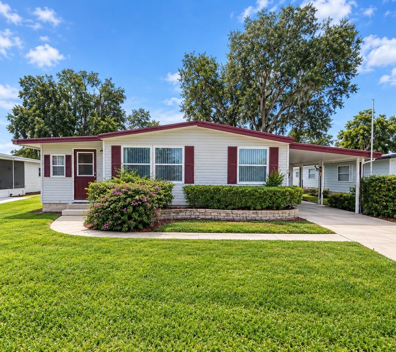 Property Photo: 512 Palo Verde Drive FL 34748