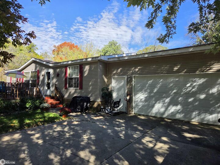 Property Photo: 105 N Gaylord IA 50458