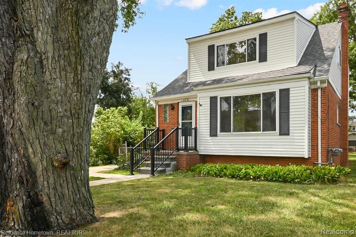 Property Photo:  475 N Harvey (Fl 1) Street  MI 48170 1224 