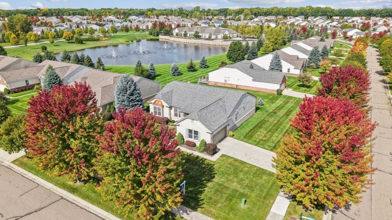 Property Photo:  6351 Prairie Dunes Drive  MI 48439 