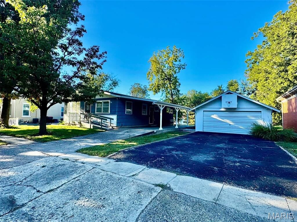 Property Photo: 218 W Jefferson Street MO 63461