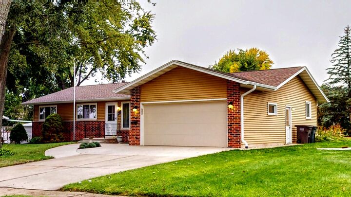 Property Photo:  521 W Ryder St  WI 53549 