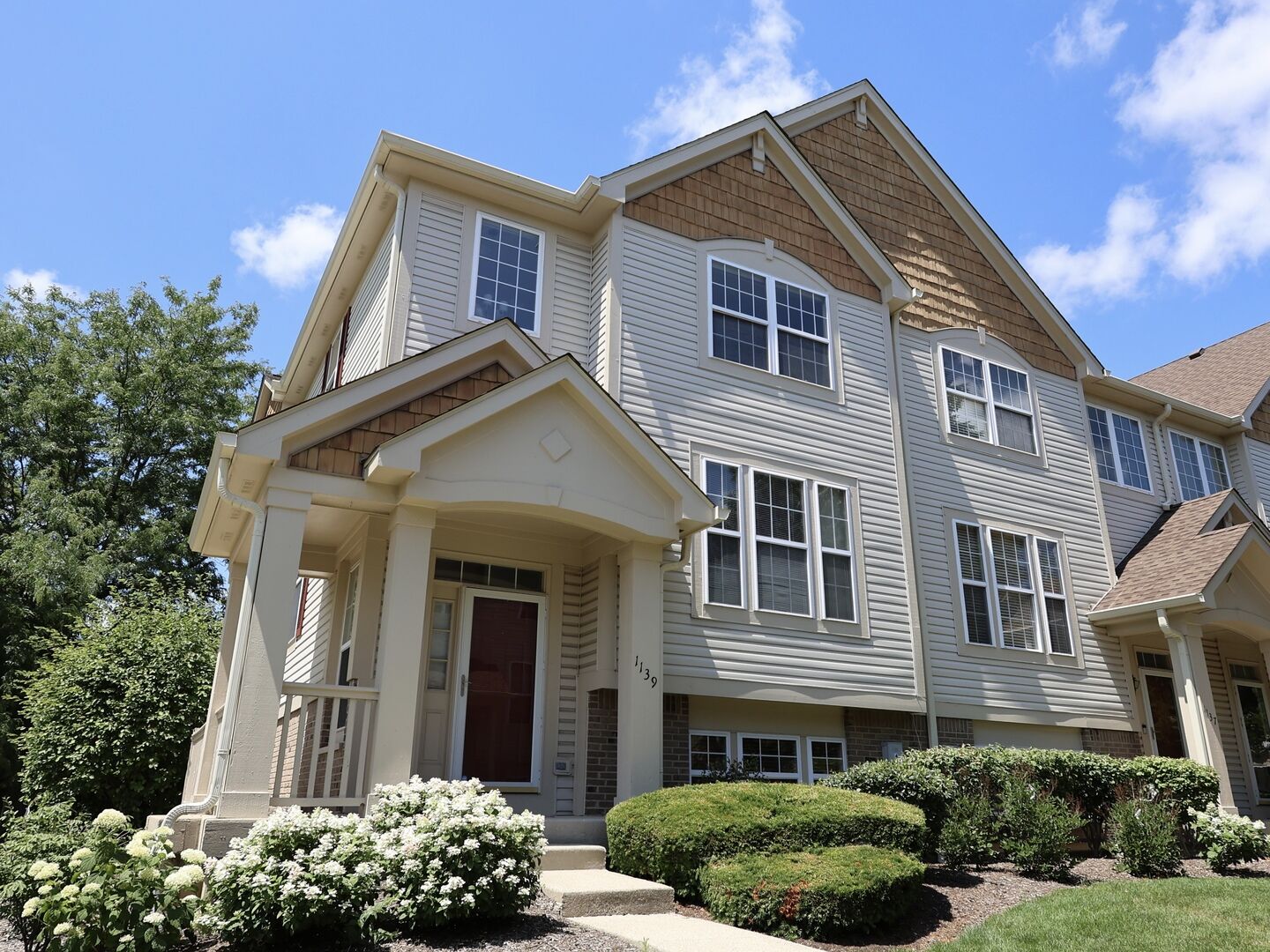 Property Photo:  1139 Georgetown Way  IL 60061 