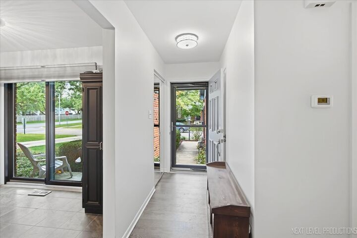Property Photo:  1251 Croydon Court  IL 60189 