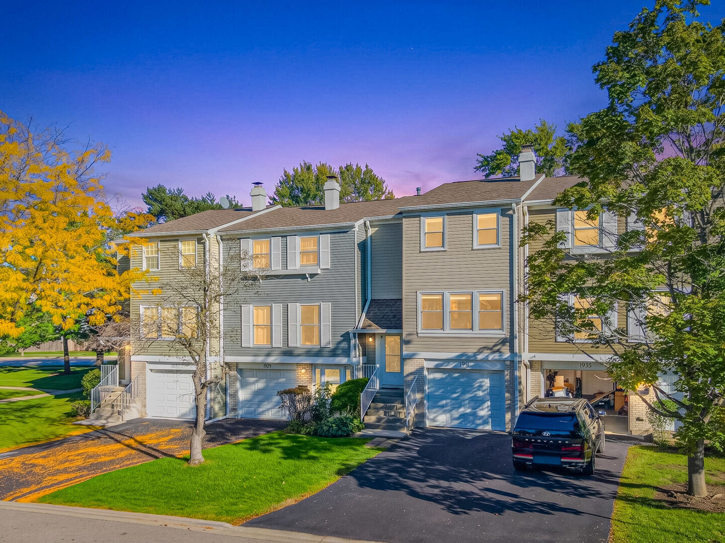 Property Photo:  1931 Farnham Court  IL 60194 