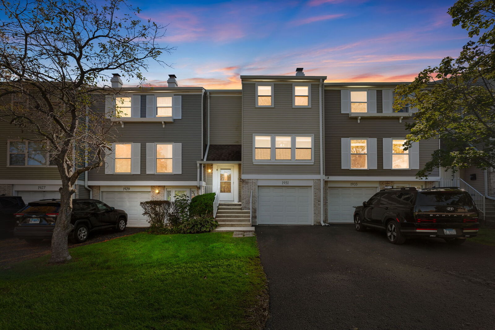 Property Photo:  1931 Farnham Court  IL 60194 