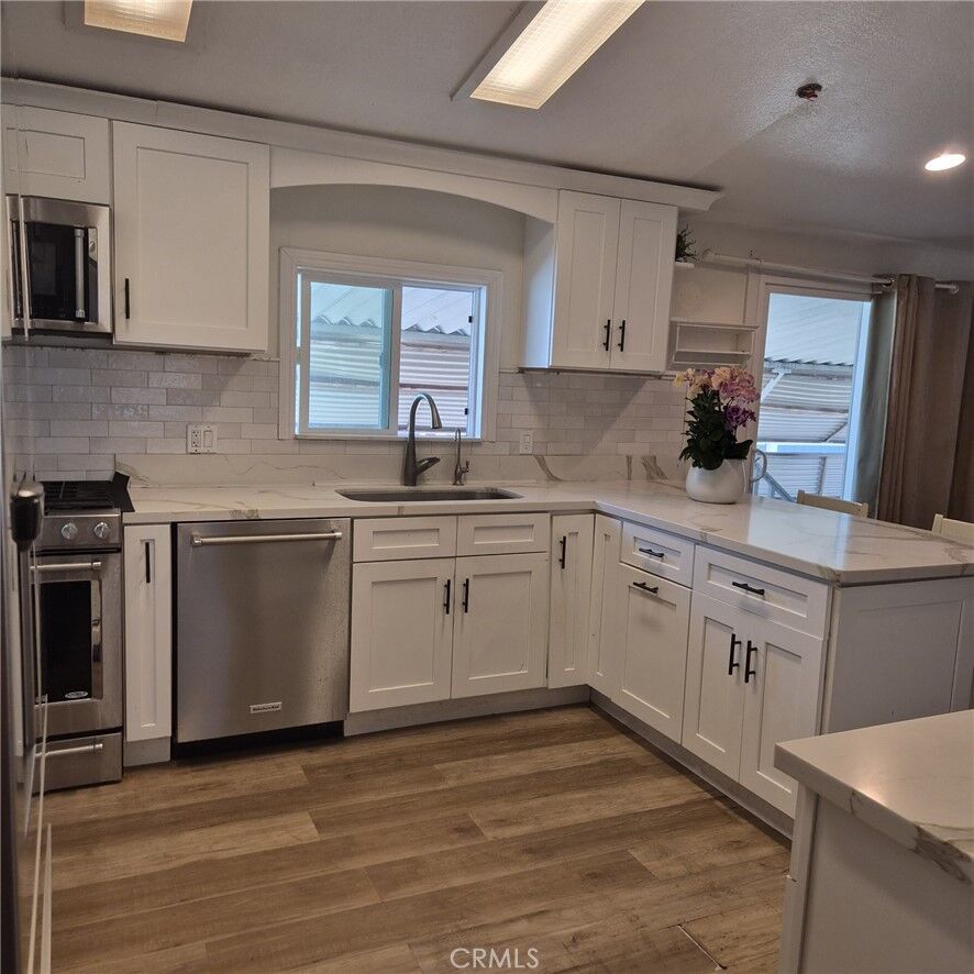 Property Photo:  507 S Euclid Street 60  CA 92704 