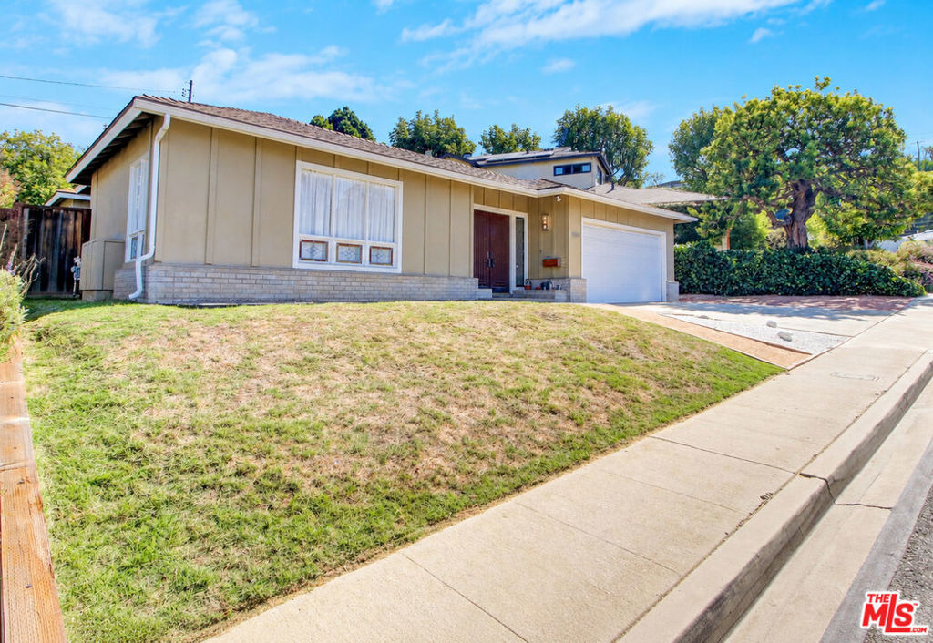 Property Photo:  5720 El Rincon Way  CA 90230 
