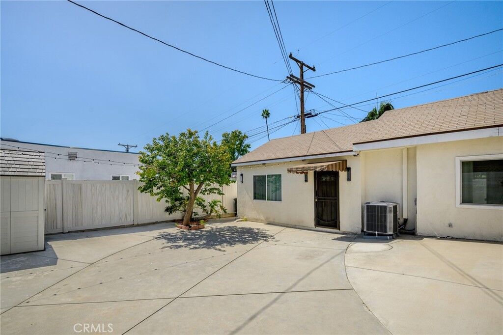 Property Photo:  1020 Olmsted A  CA 91202 