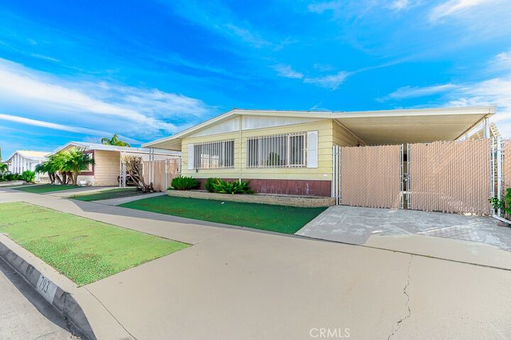 Property Photo:  793 W Johnston Street  CA 92543 