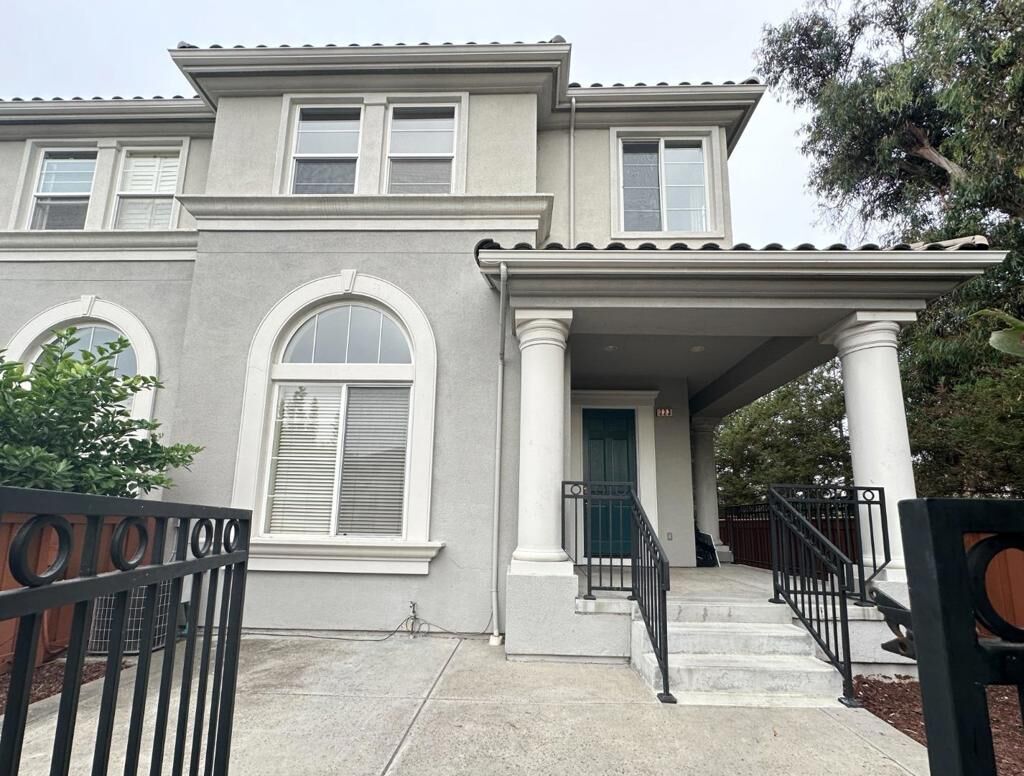 Property Photo:  223 Vista Roma Way  CA 95136 
