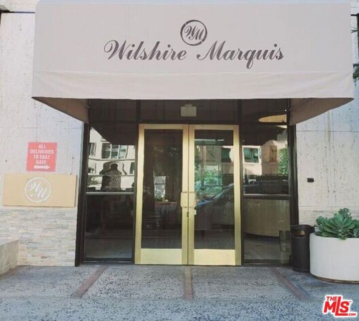 Property Photo:  10535 Wilshire Boulevard 1412  CA 90024 