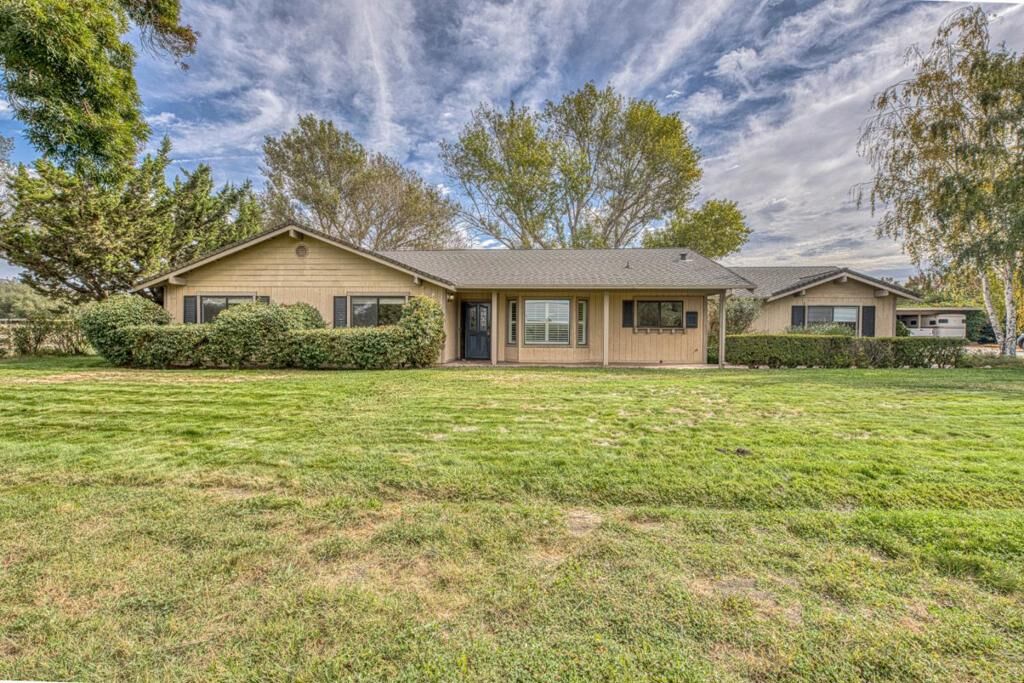 Property Photo:  7505 Lovers Lane  CA 95023 
