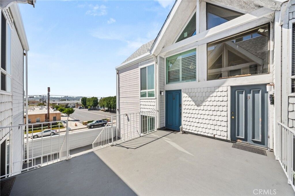 Property Photo:  1121 E Wilson  CA 91206 