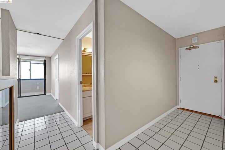 Property Photo:  555 Pierce St 1001  CA 94706 