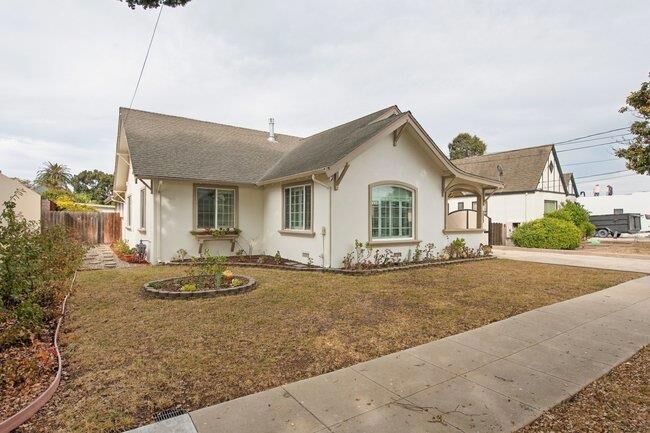 Property Photo:  111 Oak Street  CA 93901 