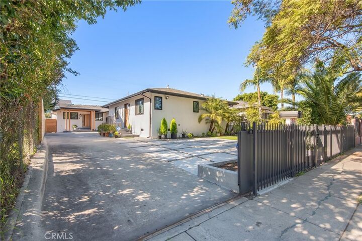 Property Photo:  3007 3009 S Hobart Boulevard  CA 90018 
