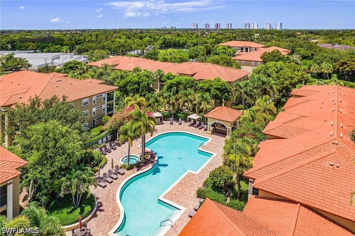 Property Photo: 8920 Colonnades Court E 524 FL 34135