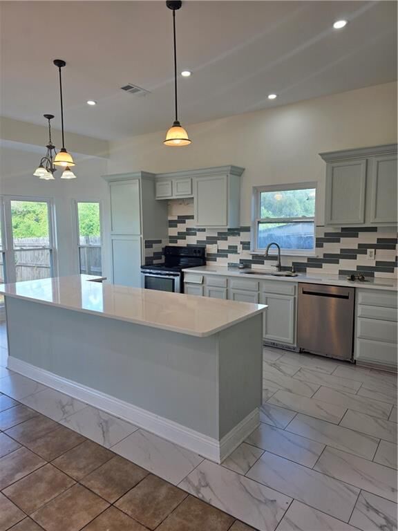 Property Photo:  5610 Red Maple Drive  LA 70129 