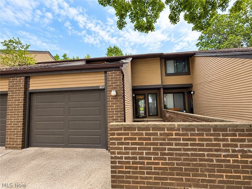 Property Photo:  601 Dade Lane  OH 44143 