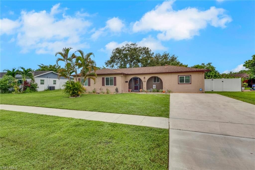 Property Photo:  3358 Dorado Way  FL 34105 