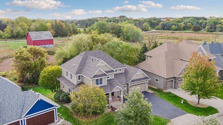 Property Photo:  1711 Deephaven Drive  MN 55129 