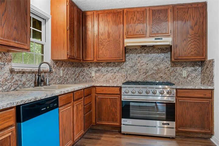 Property Photo: 3233 Jane Lane TX 76117