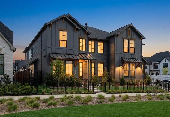 Property Photo:  13615 Dalewood Mews  TX 75033 