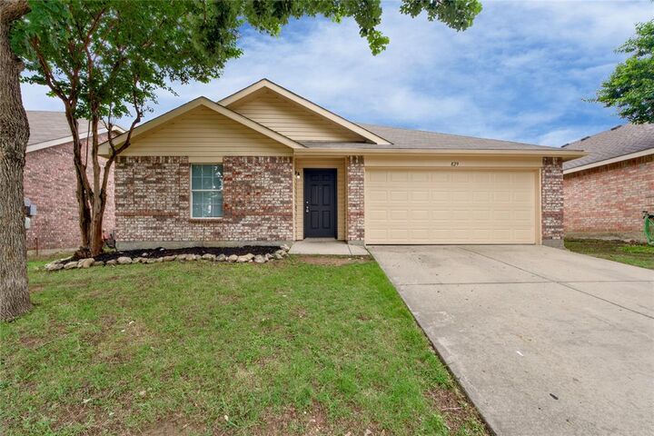 Property Photo:  829 Santa Rosa Drive  TX 76052 