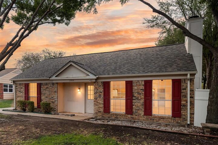 Property Photo:  3904 Manzinita Street  TX 76137 