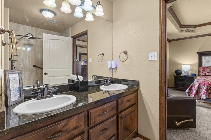 Property Photo:  801 Cedar Ridge Drive  OK 74501 