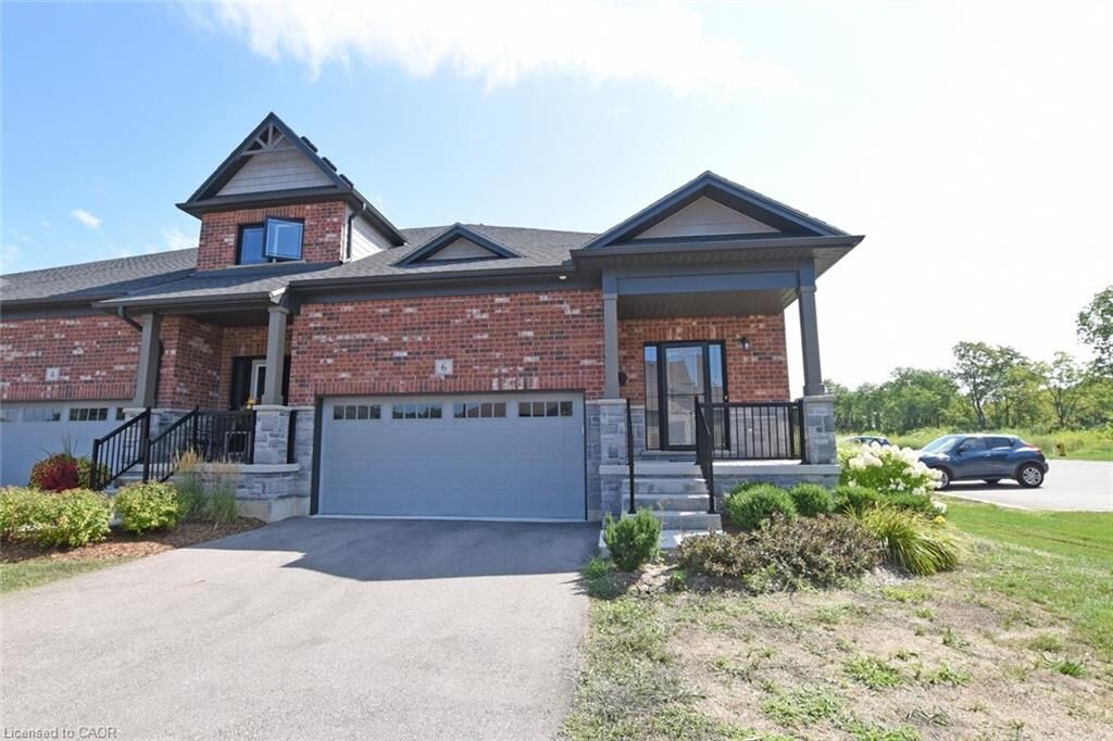 Property Photo:  6 Ironwood Street 71  ON N3Y 4Z6 