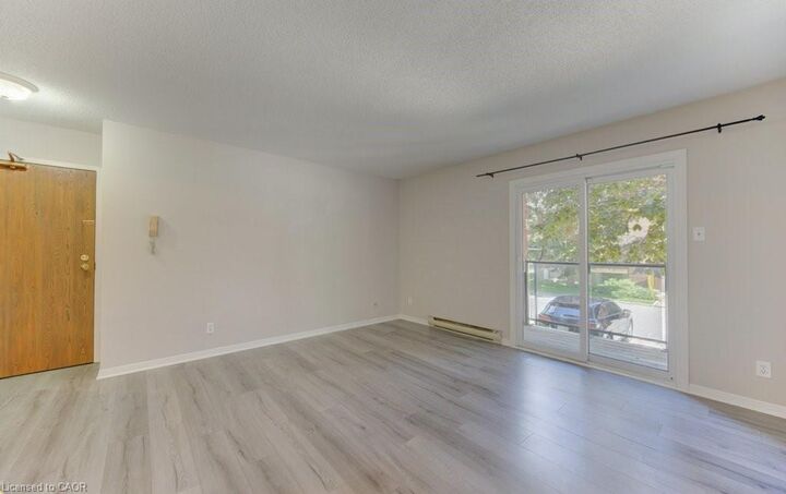 Property Photo:  565 Greenfield Avenue 505  ON N2C 2P4 
