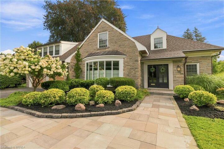 Property Photo:  8 Tutela Heights Road  ON N3T 1A1 
