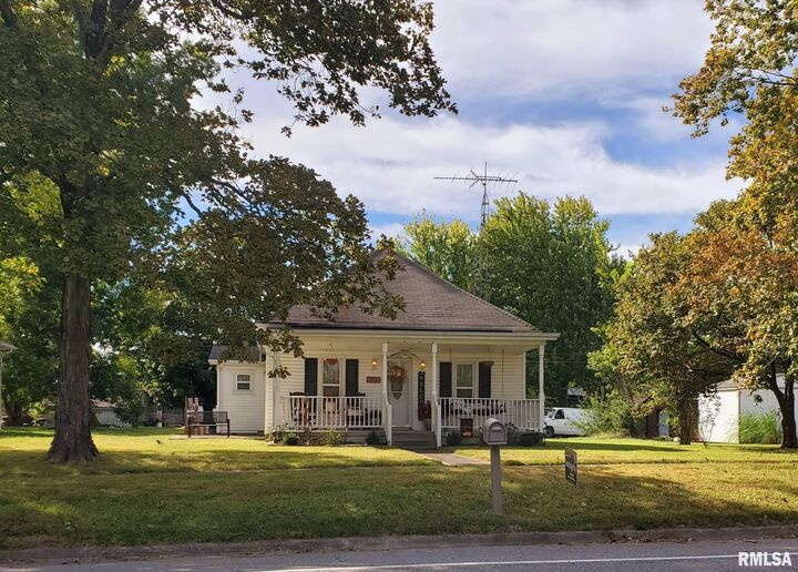 Property Photo:  212 S Broadway Street  IL 62939 
