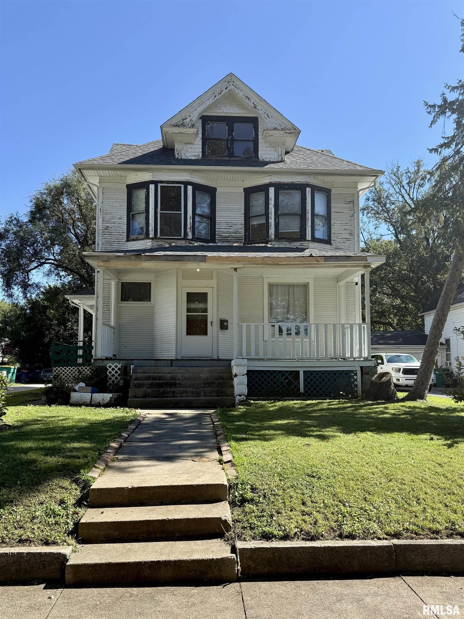 Property Photo:  263 Fulton Street  IL 61401 
