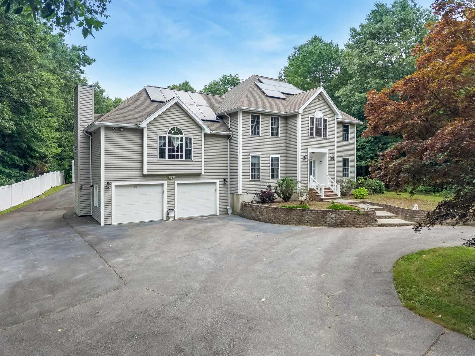 Property Photo:  3 Avalon Ct.  MA 01844 