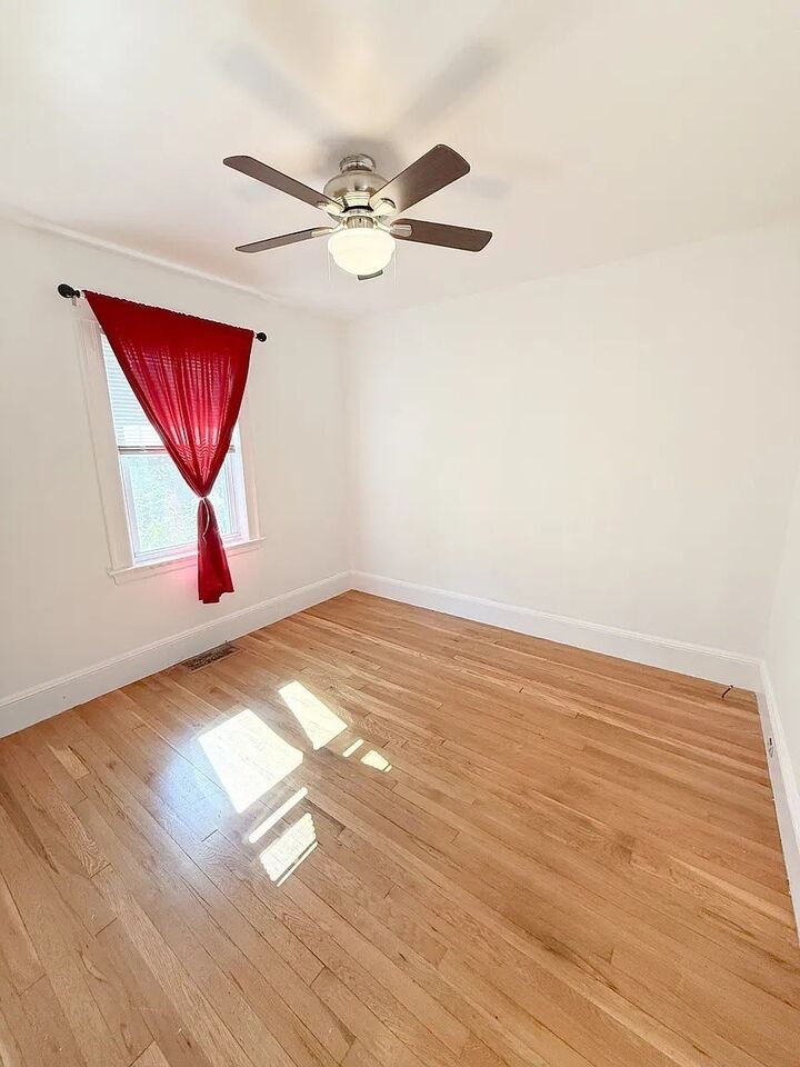 Property Photo:  23 Leonard Rd Weymouth 23  MA 02191 