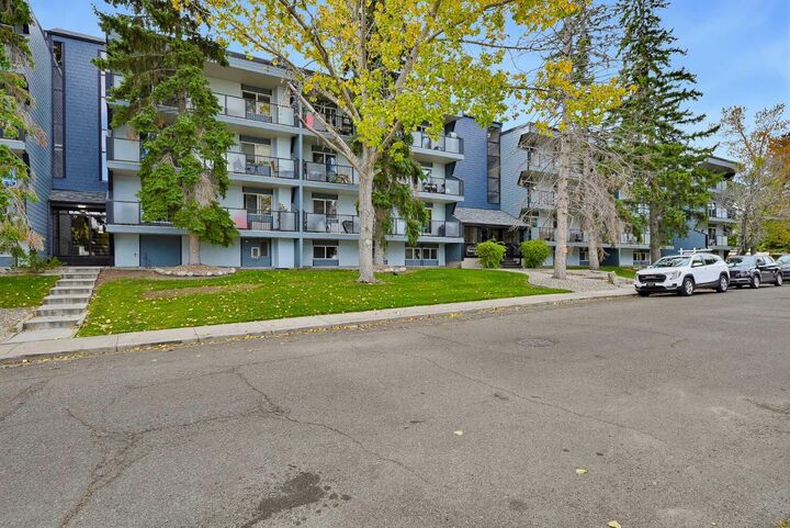 Property Photo:  617 56 Avenue SW 201  AB T2V 0G9 