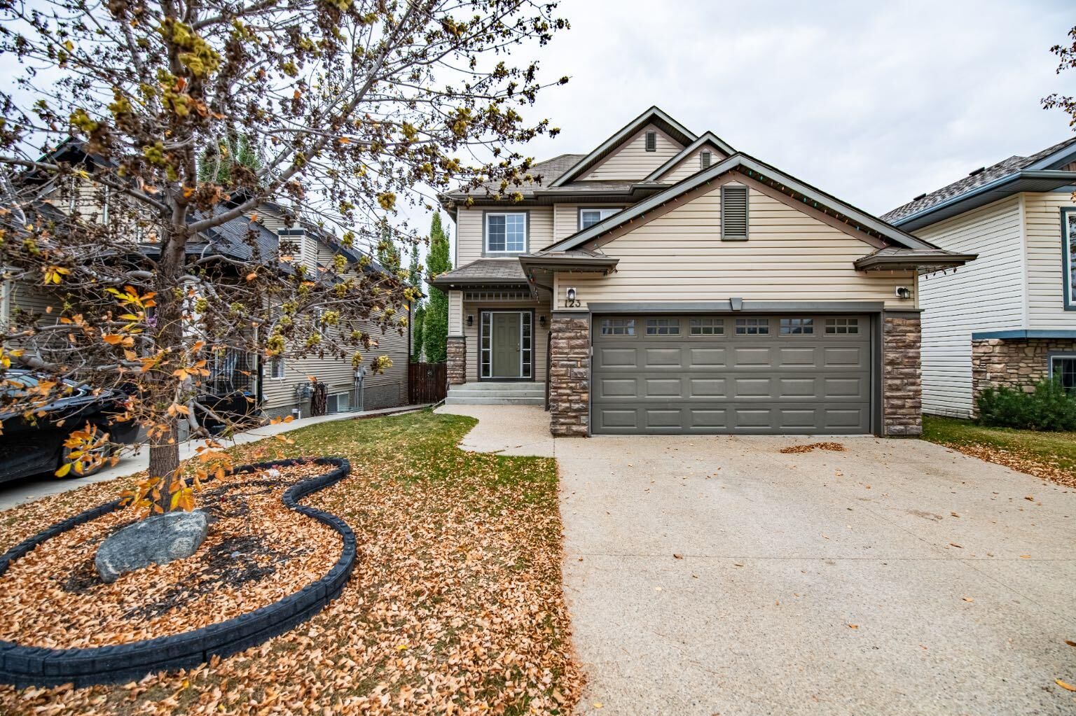Property Photo:  123 Wiley Crescent  AB T4N 7G5 
