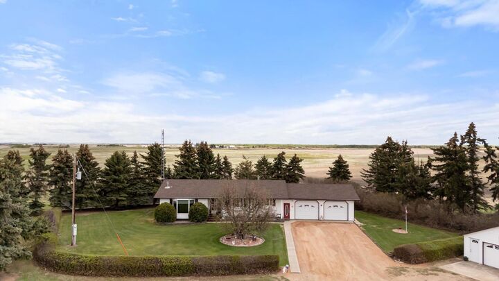 Photo de la propriété:  14545 Highway 26  AB T0B 4H0 
