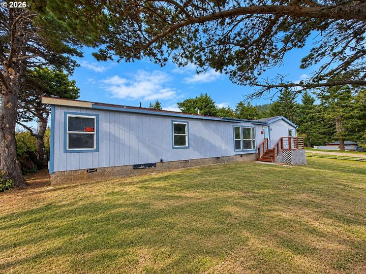 Property Photo: 94255 4th St OR 97444