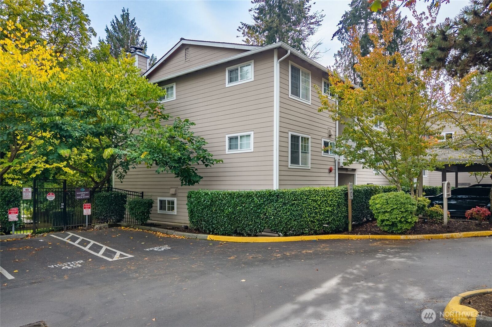 Property Photo:  1153 N 198th Street F101  WA 98133 