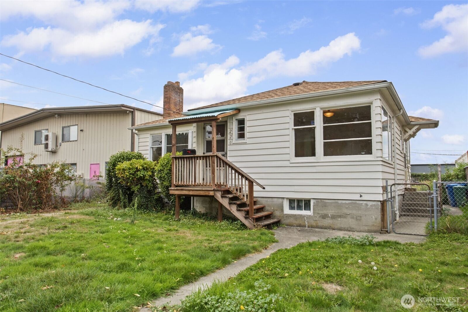 Property Photo: 220 S Tobin Street WA 98057