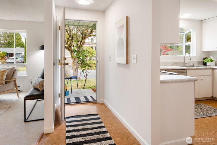Property Photo: 21212 4th Avenue W WA 98021