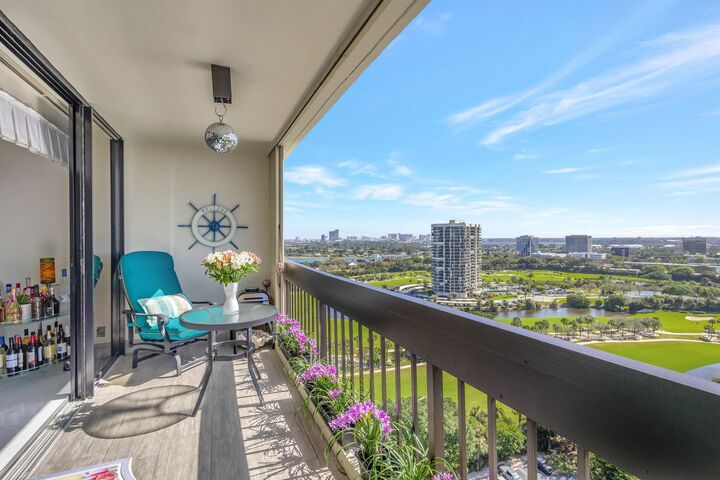 Property Photo: 2000 Presidential Way Ph5 FL 33401