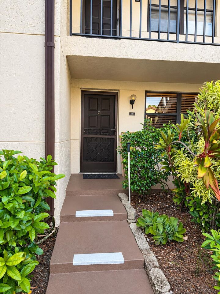 Property Photo:  7642 Tahiti Lane 101  FL 33467 