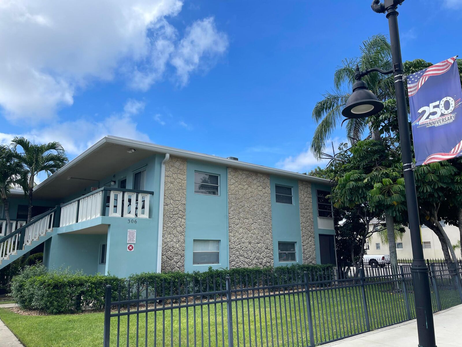 Property Photo:  306 E Ocean Avenue 114  FL 33435 
