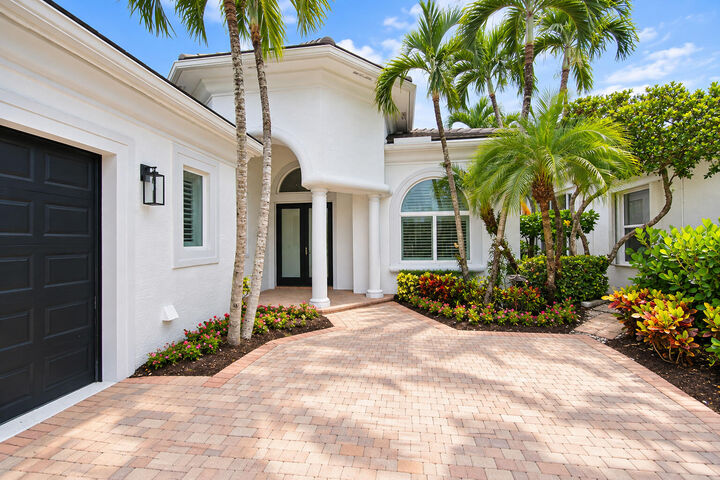 Property Photo:  7952 Villa D Este Way  FL 33446 